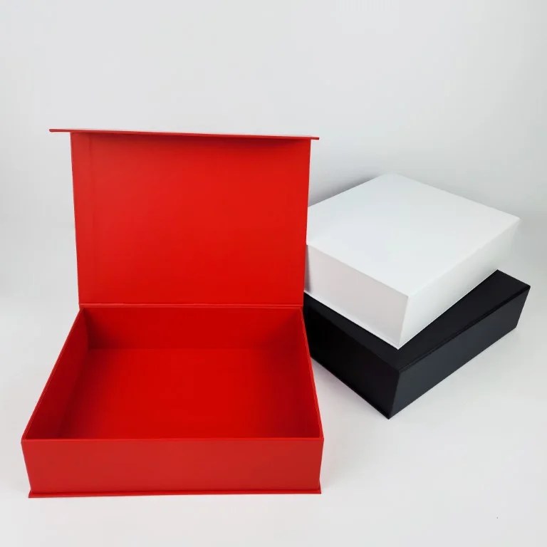 Magnetic Flap Gift Box – 3 Colors – 20.5L x 27.2W x 6.7H cm — Magnetic Flap Gift Box – 3 Colors – 20.5L x 27.2W x 6.7H cm — ready-made or custom-branded with your logo, delivered across Dubai & the UAE.